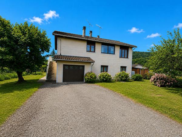 MAISON LAROQUE D'OLMES   2 LOGEMENTS  POSSIBLES