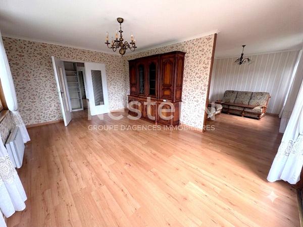 MAISON LAROQUE D'OLMES   2 LOGEMENTS  POSSIBLES
