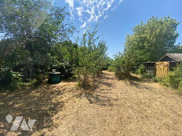 Implantée dans le centre de CELLETTES, charmante maison de ville.