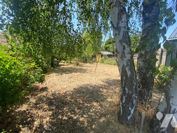 Implantée dans le centre de CELLETTES, charmante maison de ville.