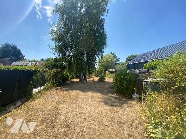 Implantée dans le centre de CELLETTES, charmante maison de ville.