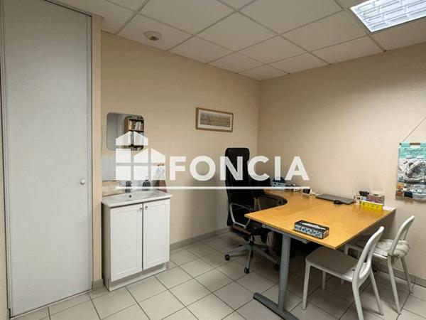 Location Local commercial 1 pièce 22.6 m² - 37 Rue du Général Empain Bouffemont 95570