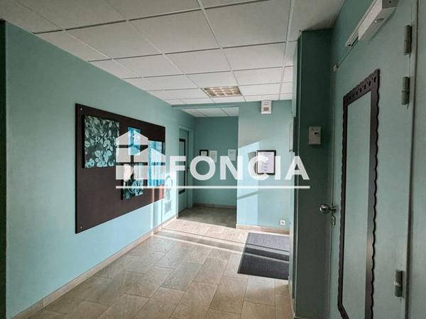 Location Local commercial 1 pièce 22.6 m² - 37 Rue du Général Empain Bouffemont 95570