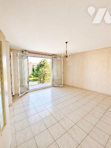 CRAPONNE CENTRE /T2 AVEC GARAGE DOUBLE / BALCON TERRASSE