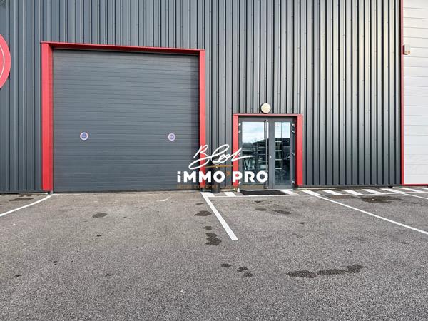Location Local commercial 140 m2 à Nivolas-Vermelle
