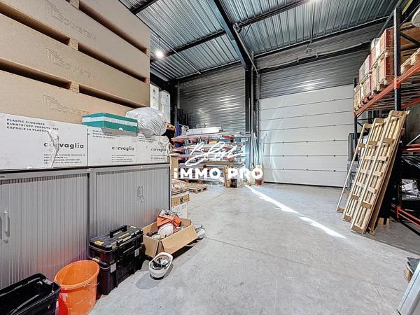 Location Local commercial 140 m2 à Nivolas-Vermelle