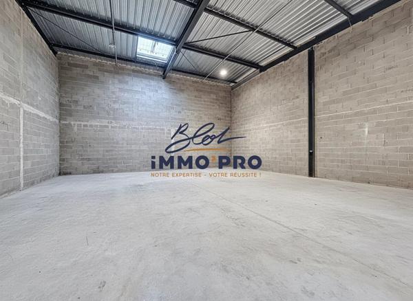 Location Local commercial 140 m2 à Nivolas-Vermelle