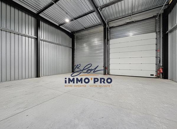 Location Local commercial 140 m2 à Nivolas-Vermelle