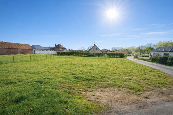 Terrain constructible 575 m² – Façade 21 ml – Secteur calme proche Aire-sur-la-Lys