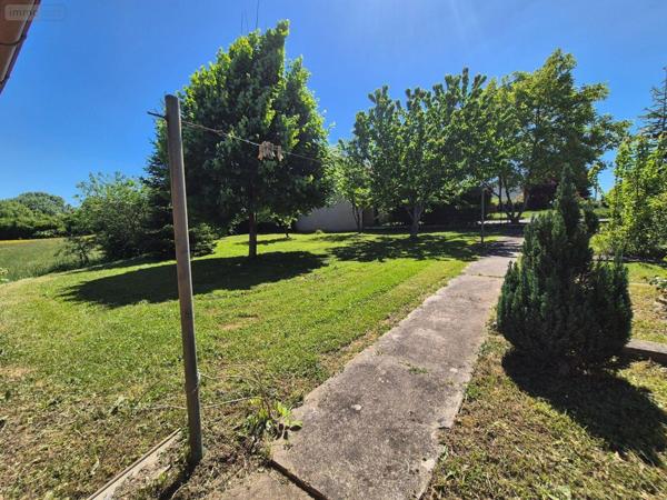 Maison à vendre à Neuvy-Saint-Sépulchre dans l'Indre (36230), ref : CG/386