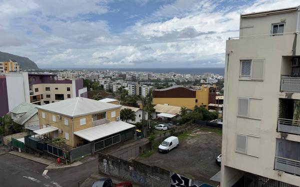 Appartement à vendre    2 pièces •  Saint-Denis