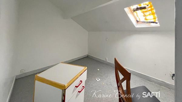 Situé à Épinay-sur-Orge (91360), cet immeuble offre une opportunité unique d'investissement.