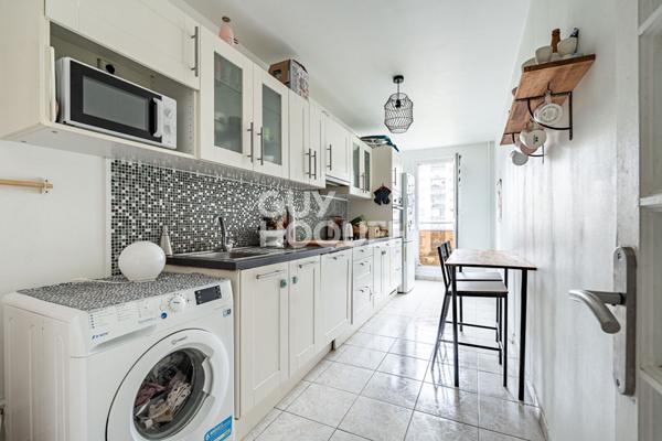 APPARTEMENT 3 PIECES AVEC CAVE ET PARKING