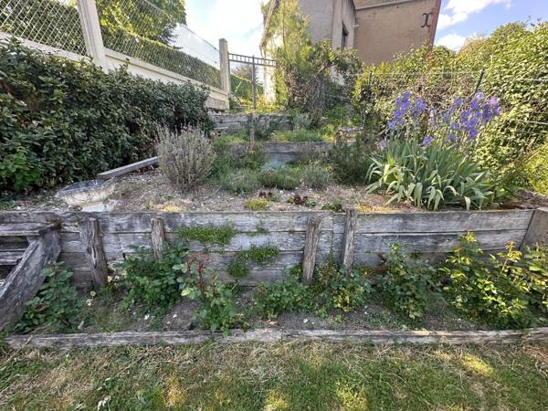 Maison de ville non mitoyenne, 5 pièces, 2 chambres, garage