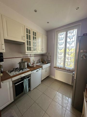Maison de ville non mitoyenne, 5 pièces, 2 chambres, garage