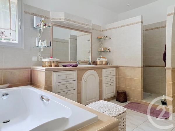 Maison à vendre  6 pièces - 137,98 m 2   LES ARCS  - 83