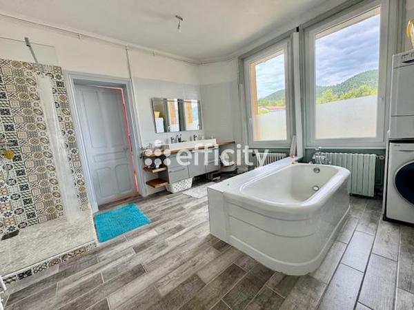 Maison 11 pièces - 270 m² Exclusivité efficity