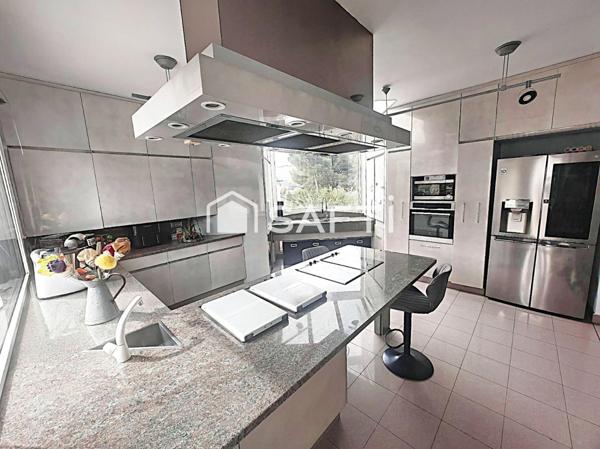 AUBAGNE APPARTEMENT " L'ELEGANT"  AVEC PISCINE PRIVEE