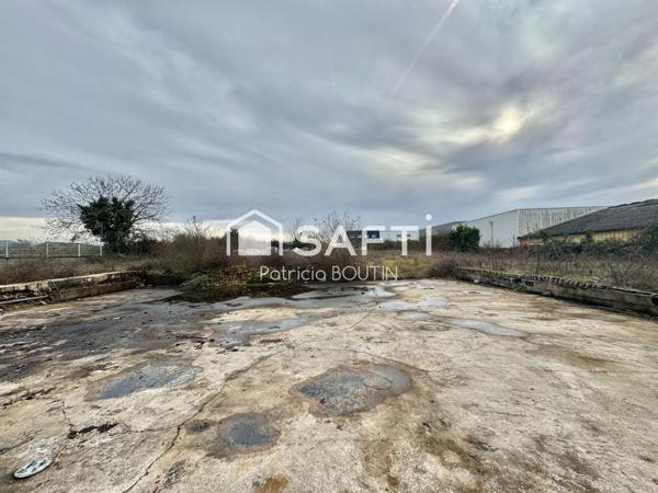 TERRAIN A BÂTIR POUR DU COMMERCIAL OU DE L' INDUSTRIEL A NIORT !