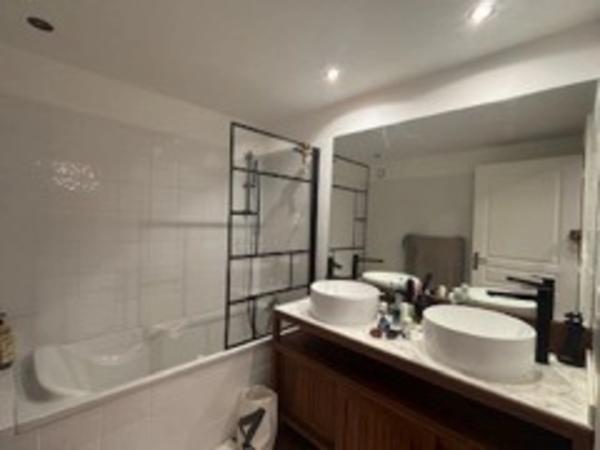 A VENDRE - TRIPLEX PRESTIGE – RÉNOVÉ – VUE MER INCROYABLE – ACCÈS PLAGE À PIED - SAINT FRANCOIS