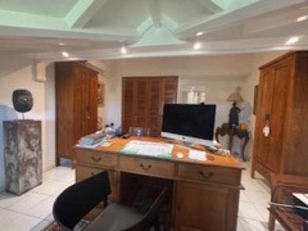 A VENDRE - TRIPLEX PRESTIGE – RÉNOVÉ – VUE MER INCROYABLE – ACCÈS PLAGE À PIED - SAINT FRANCOIS