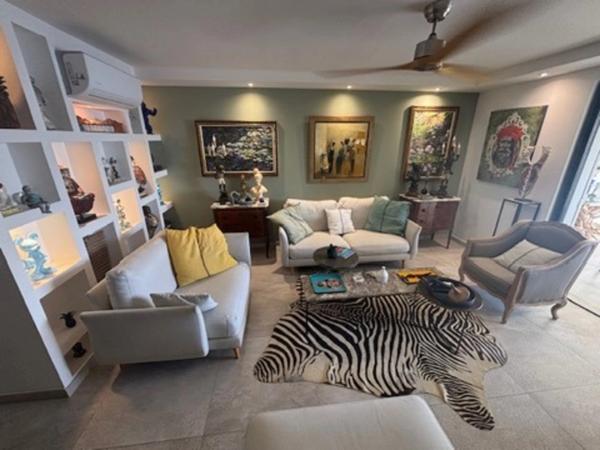 A VENDRE - TRIPLEX PRESTIGE – RÉNOVÉ – VUE MER INCROYABLE – ACCÈS PLAGE À PIED - SAINT FRANCOIS