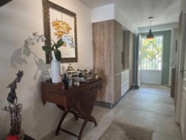 A VENDRE - TRIPLEX PRESTIGE – RÉNOVÉ – VUE MER INCROYABLE – ACCÈS PLAGE À PIED - SAINT FRANCOIS