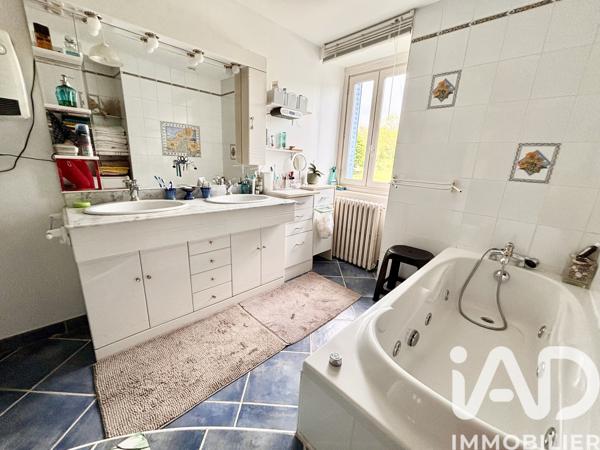 Maison à vendre 12 pièces 400 m² Manzat