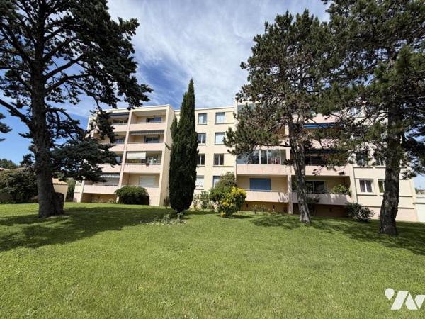 A PIERRELATTE, APPARTEMENT F4 AU 1er ETAGE 