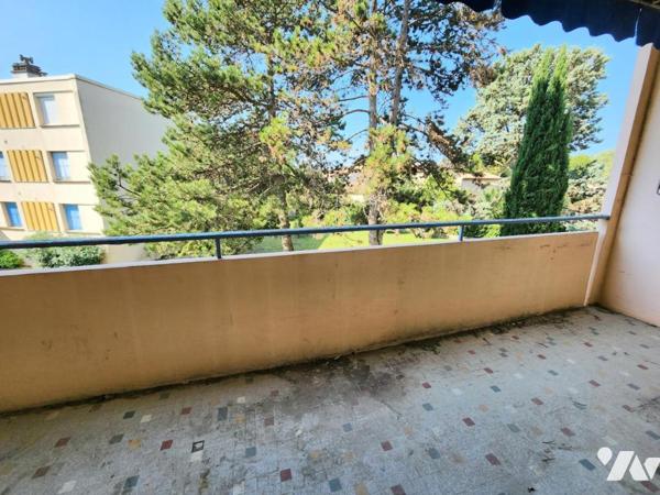 A PIERRELATTE, APPARTEMENT F4 AU 1er ETAGE 