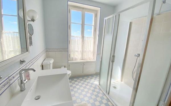 Maison à vendre    7 pièces •  Épône