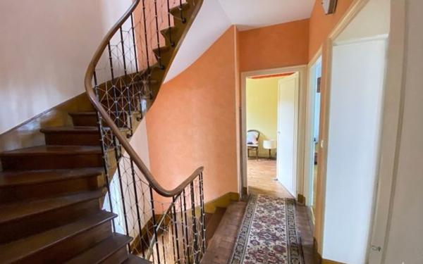 Maison à vendre    7 pièces •  Épône