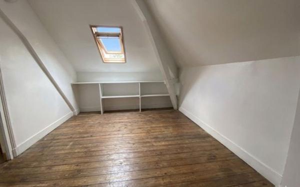 Maison à vendre    7 pièces •  Épône