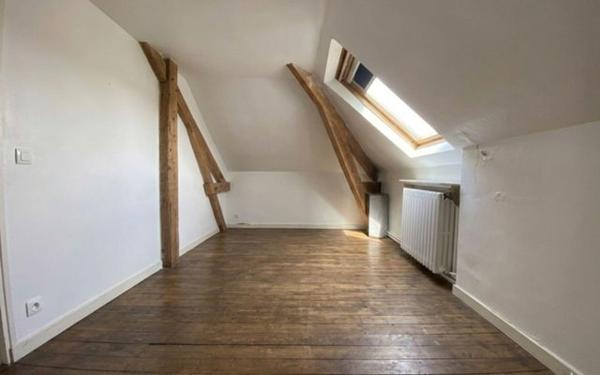 Maison à vendre    7 pièces •  Épône