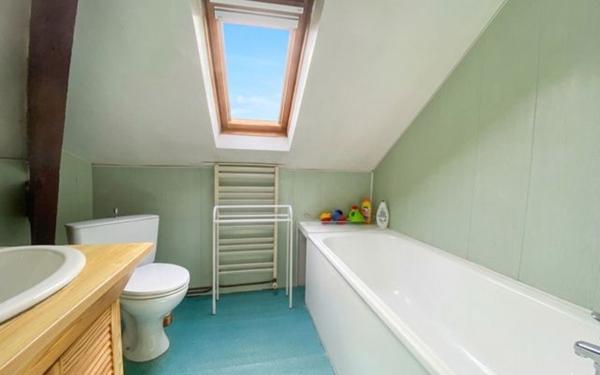Maison à vendre    7 pièces •  Épône
