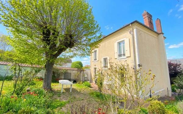 Maison à vendre    7 pièces •  Épône