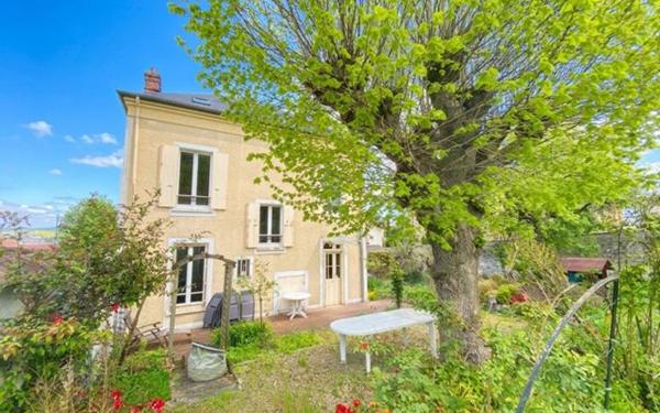 Maison à vendre    7 pièces •  Épône