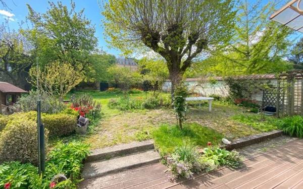 Maison à vendre    7 pièces •  Épône