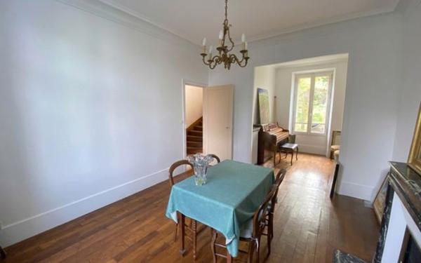 Maison à vendre    7 pièces •  Épône
