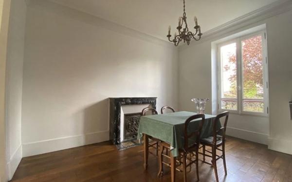 Maison à vendre    7 pièces •  Épône