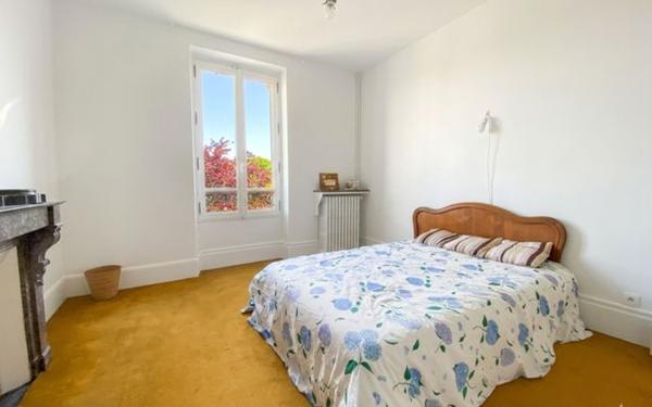 Maison à vendre    7 pièces •  Épône