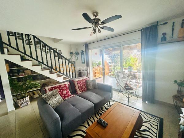 Vente Maison80 m² - 4 Pièces - SAINT PIERRE (97432)