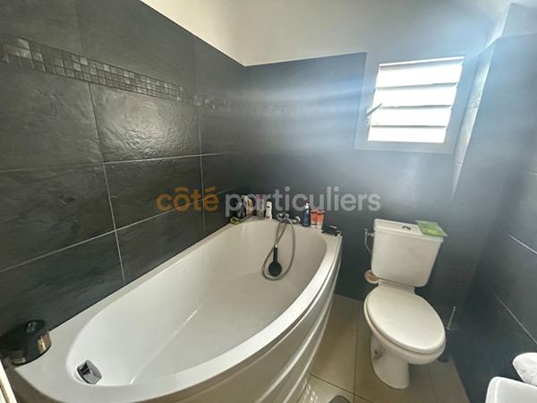 Vente Maison80 m² - 4 Pièces - SAINT PIERRE (97432)