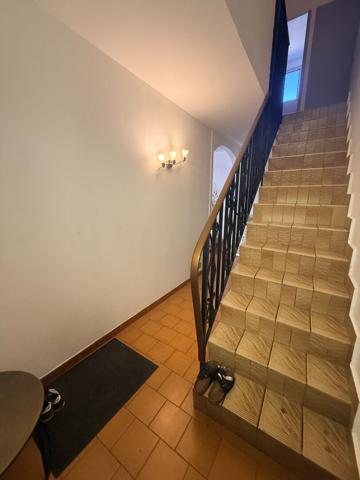 Maison Thuir, 2 faces avec jardin et garage