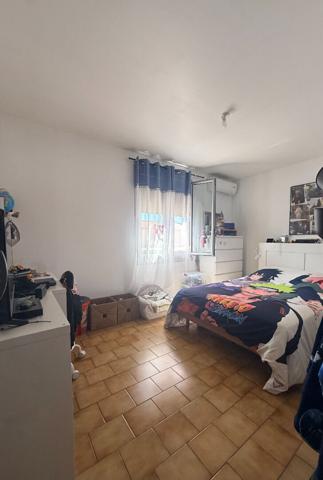 Maison Thuir, 2 faces avec jardin et garage