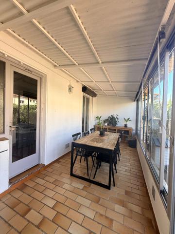 Maison Thuir, 2 faces avec jardin et garage