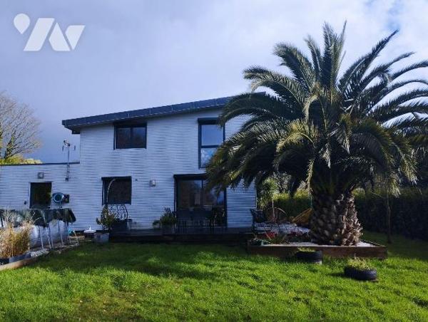 CETTE MAISON DATANT DE 2011 ET AGRANDIE EN 2023 A ÉTÉ CONSTRUITE EN OSSATURE BOIS.
D'une super...