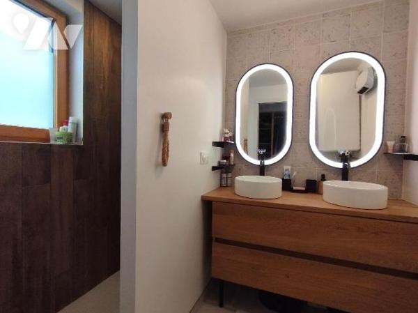 CETTE MAISON DATANT DE 2011 ET AGRANDIE EN 2023 A ÉTÉ CONSTRUITE EN OSSATURE BOIS.
D'une super...