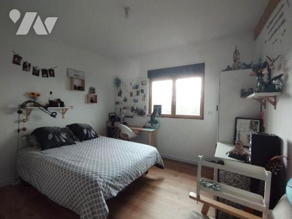 CETTE MAISON DATANT DE 2011 ET AGRANDIE EN 2023 A ÉTÉ CONSTRUITE EN OSSATURE BOIS.
D'une super...