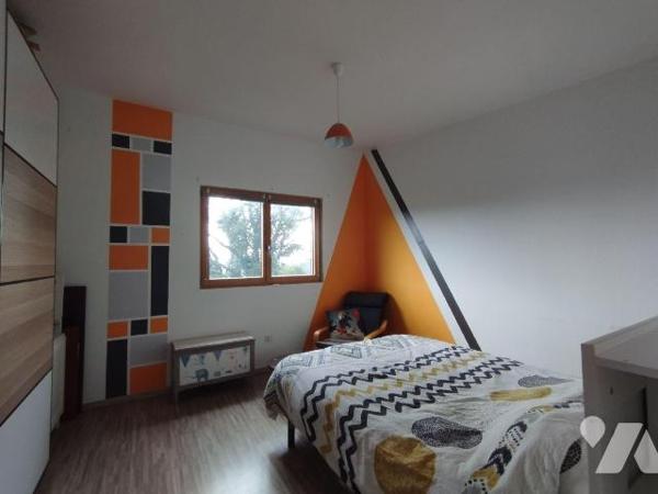 CETTE MAISON DATANT DE 2011 ET AGRANDIE EN 2023 A ÉTÉ CONSTRUITE EN OSSATURE BOIS.
D'une super...